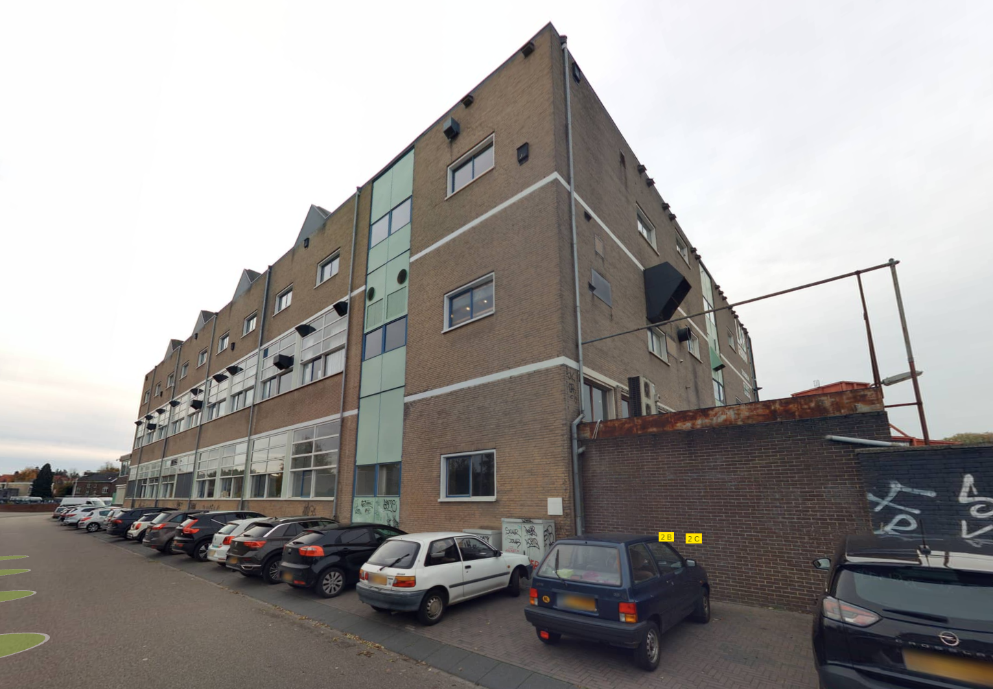 Ruimte gezien van buitenzijde LAB gebouw