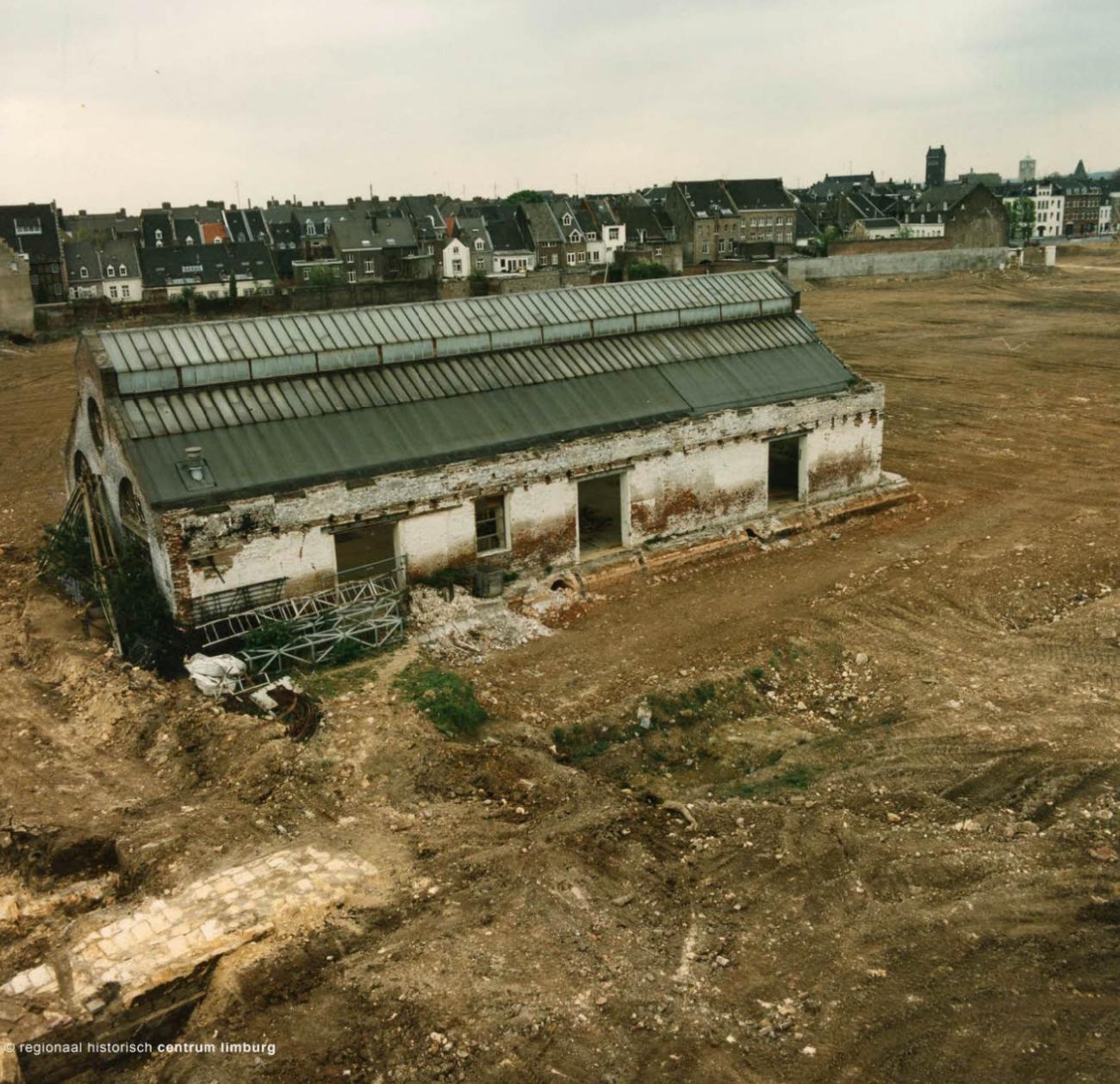 De Bordenhal in 1994, vóór restauratie - uit de Beeldenbank van het Historisch Centrum Limburg. Fotograaf onbekend 